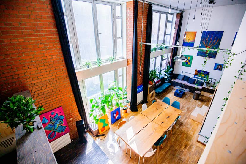 Modern meeting space on Kingsland Road with natural light for events and brainstorming.