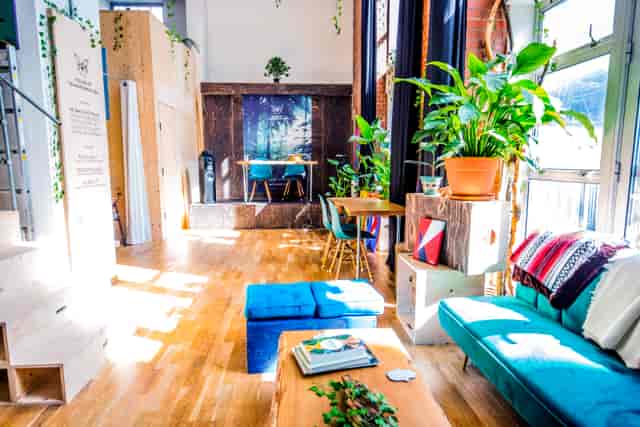 Bright meeting space on Kingsland Road, ideal for creative brainstorming and team gatherings.