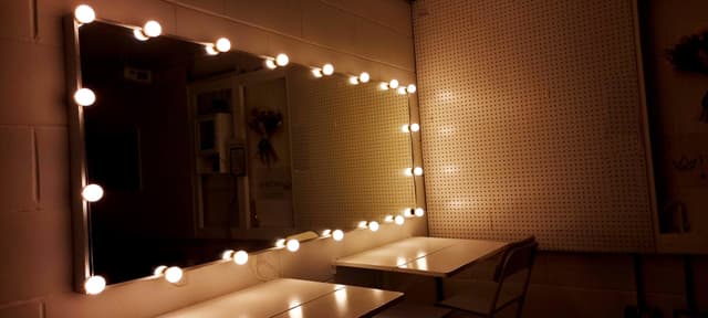 Daylight / Blackout Infinity Cove Photography/Video/Events Studio - Space 2 OF 3