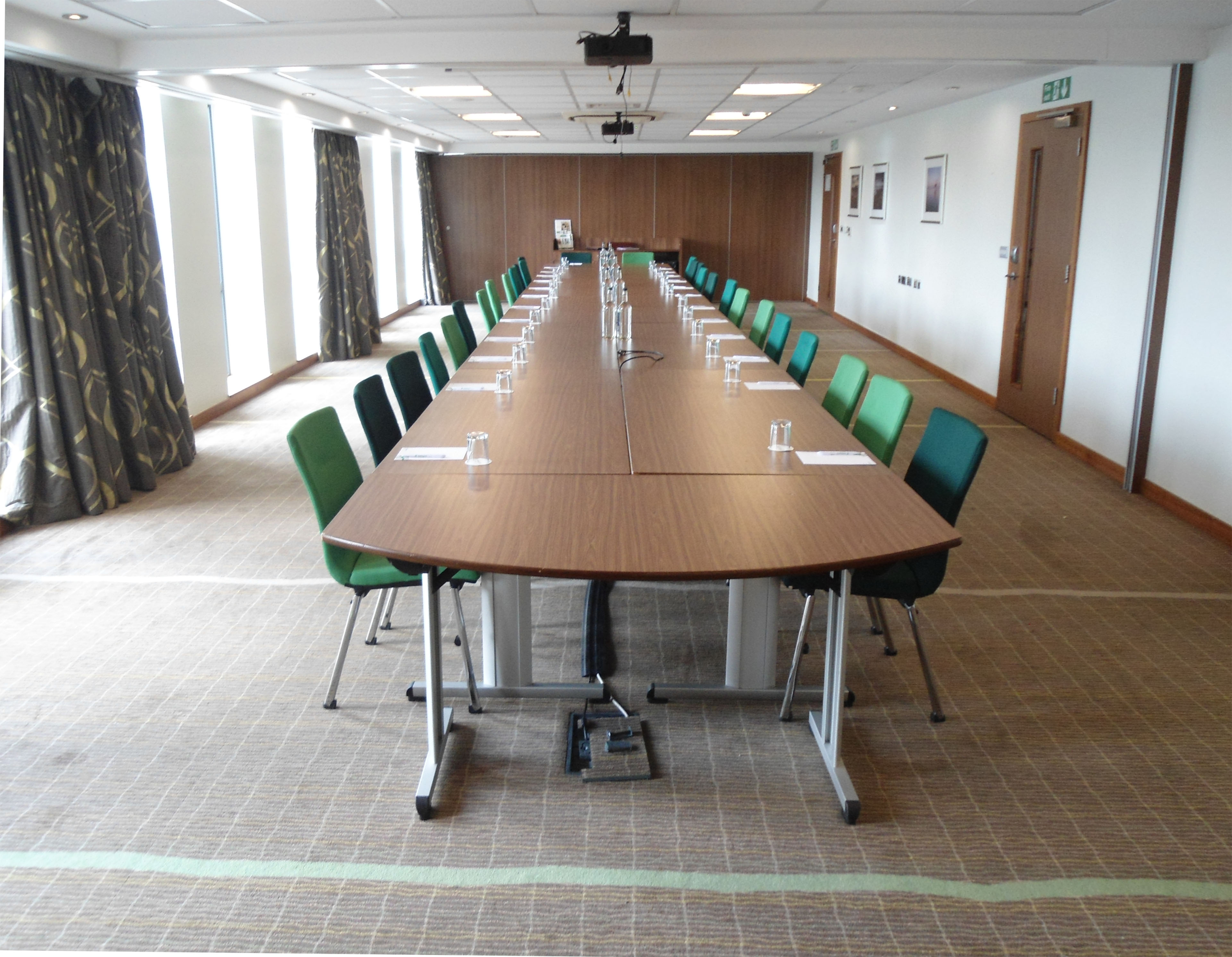 Meeting room at Holiday Inn Bristol City Centre, ideal for conferences and workshops. - Banner