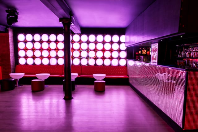 Vibrant event space in La Pollera Colora, ideal for cocktail receptions and parties.