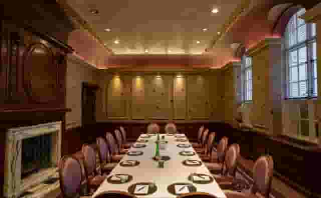 The Roseate, Reading