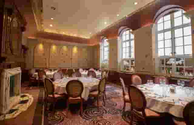 The Roseate, Reading
