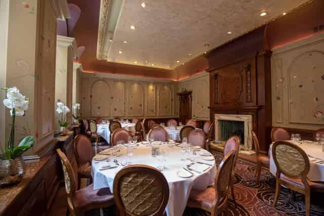 The Roseate, Reading