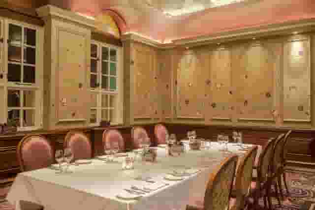 The Roseate, Reading