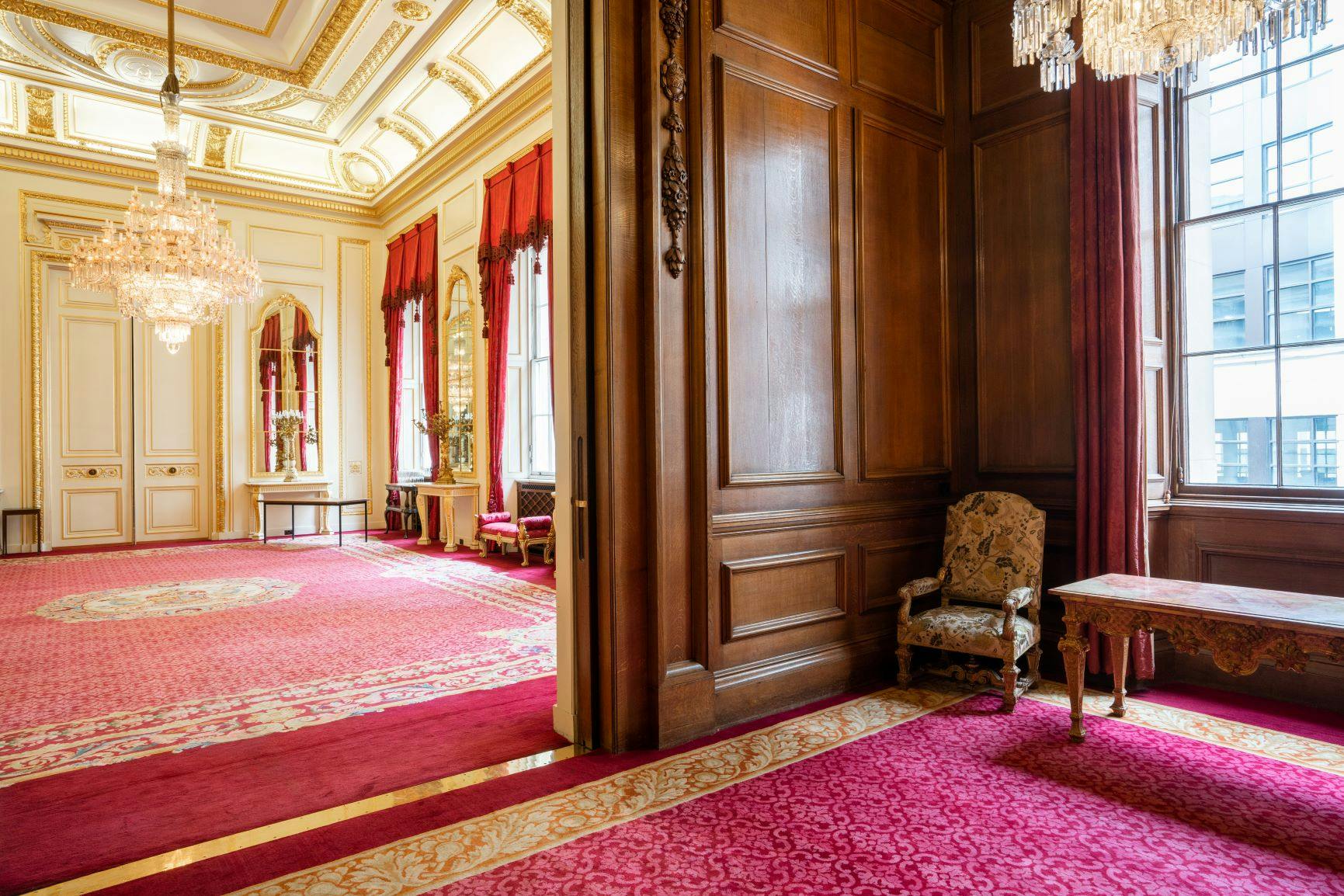 Elegant Drawing Room at Goldsmiths' Hall, ideal for formal gatherings and meetings.