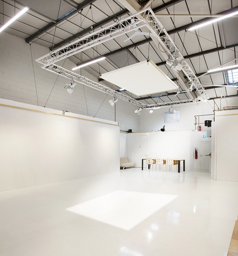 Versatile event space in Des Fildes Hire Studio with polished floor, ideal for meetings and exhibitions.