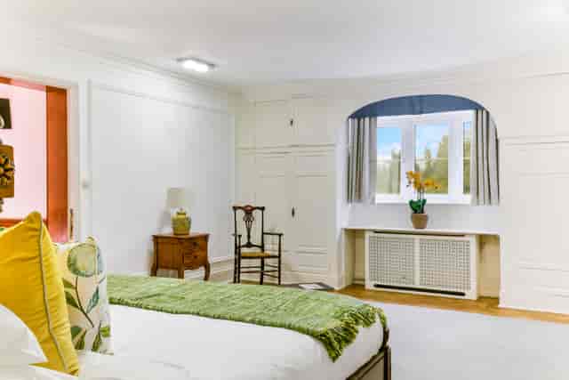 Kingswood Manor hotel room with natural light, ideal for meetings and retreats.