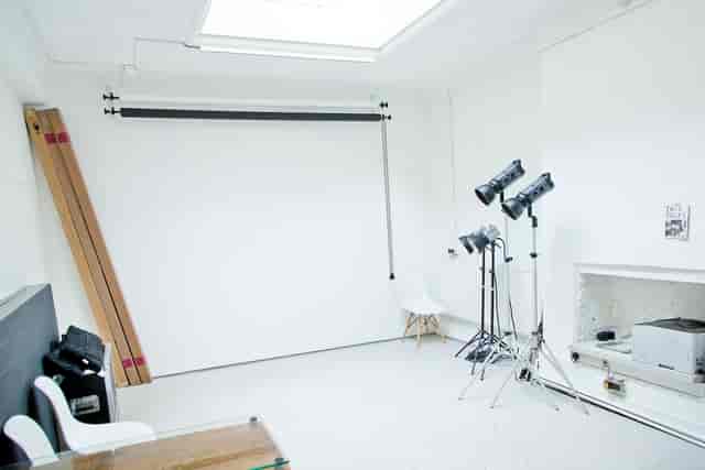Photography studio in Butler with natural light, ideal for workshops and events.
