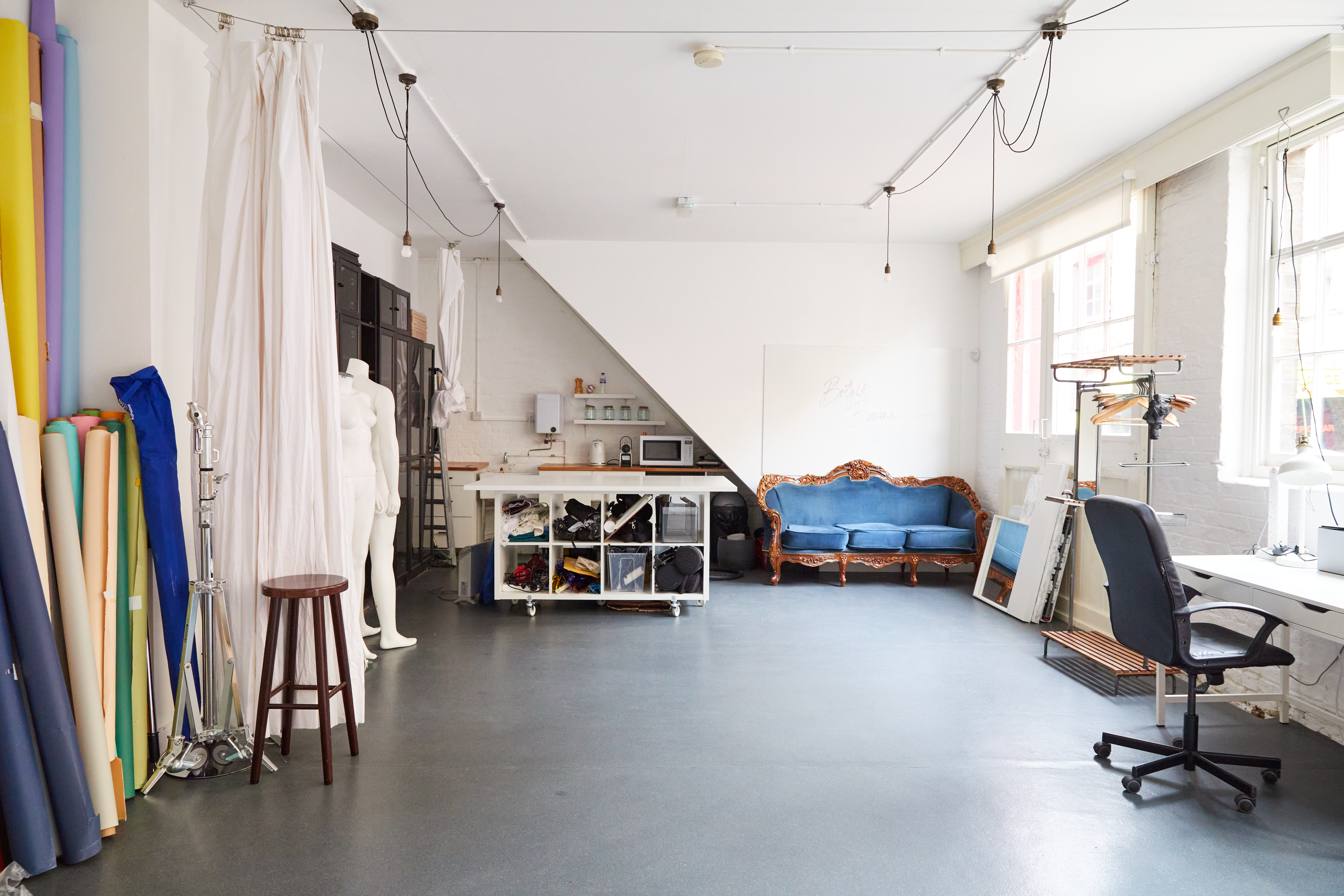 Versatile event space at Bright Banana Studios with natural light for creative gatherings.