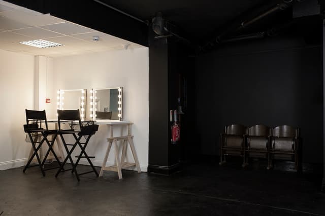 Blackout studio