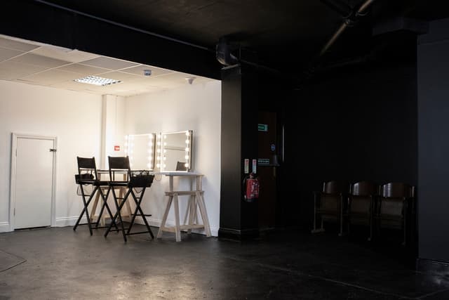 Blackout studio