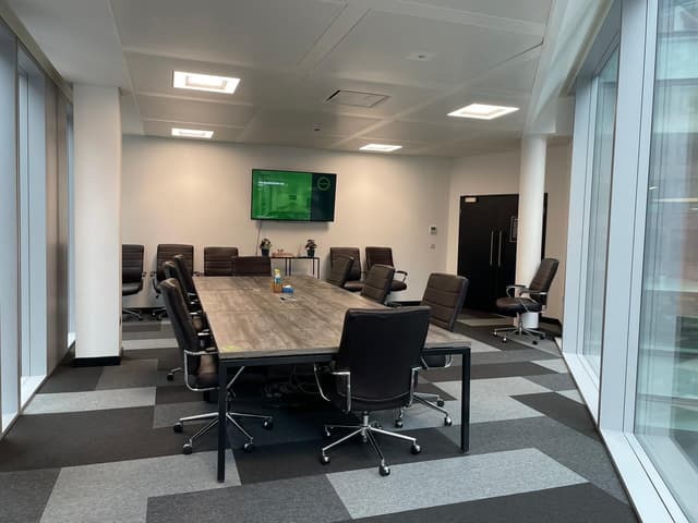 Avenue HQ St Paul's Square