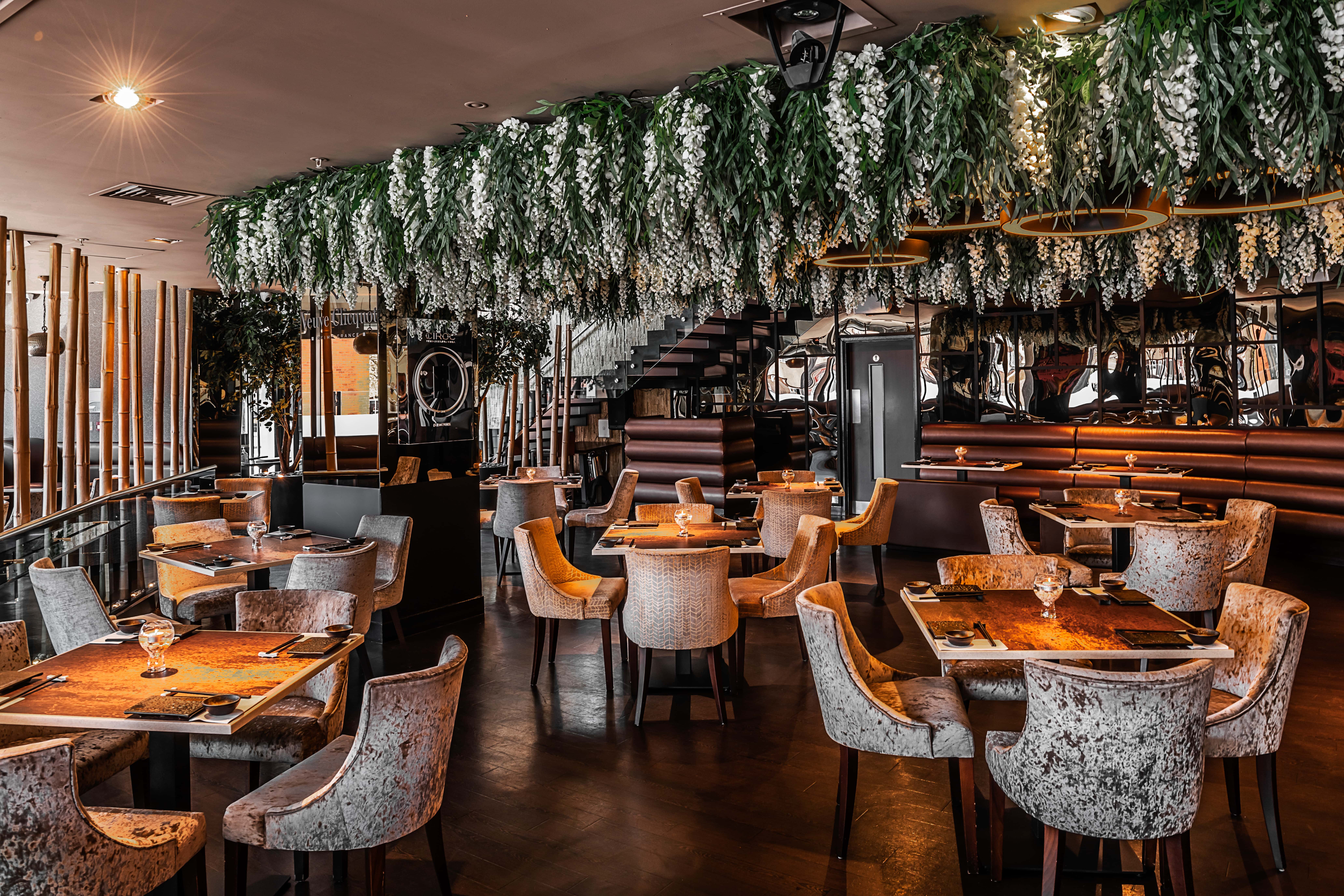 Stylish restaurant lounge with elegant decor, ideal for events and gatherings. - Banner