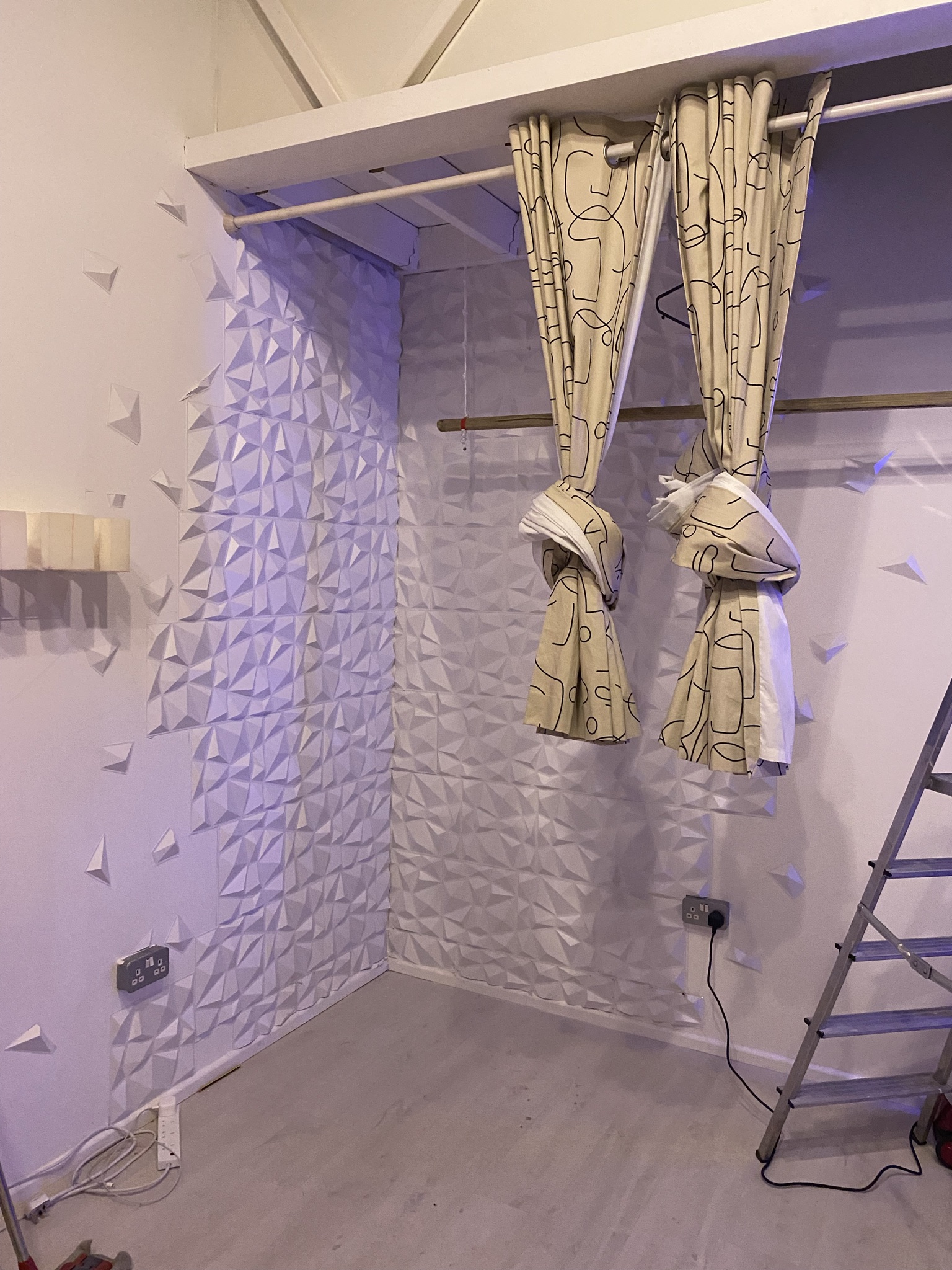 Textured geometric wall at Masa Studios, perfect for modern event backdrops.