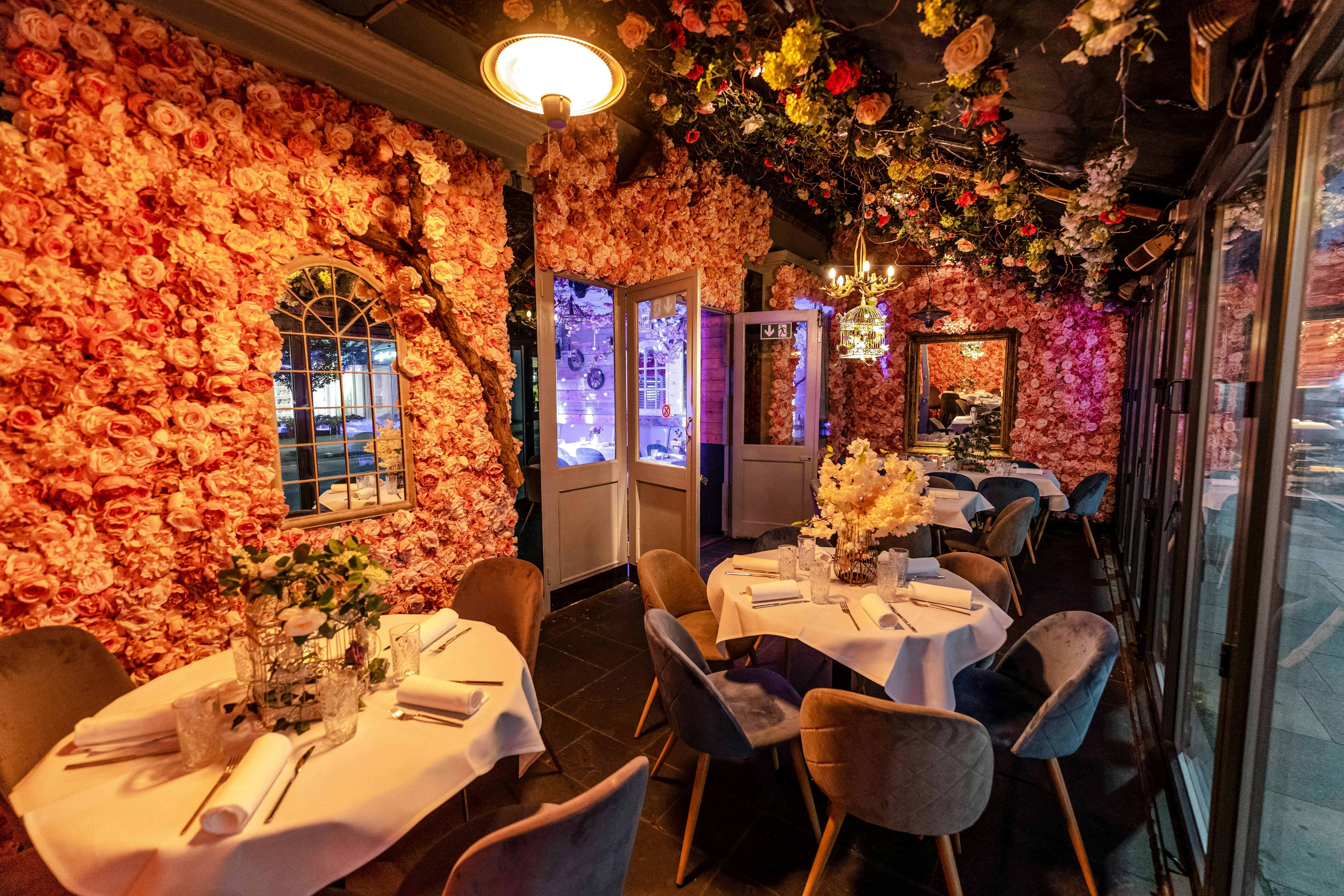 Elegant dining space at The Club in Chelsea Lodge, perfect for weddings and upscale events.