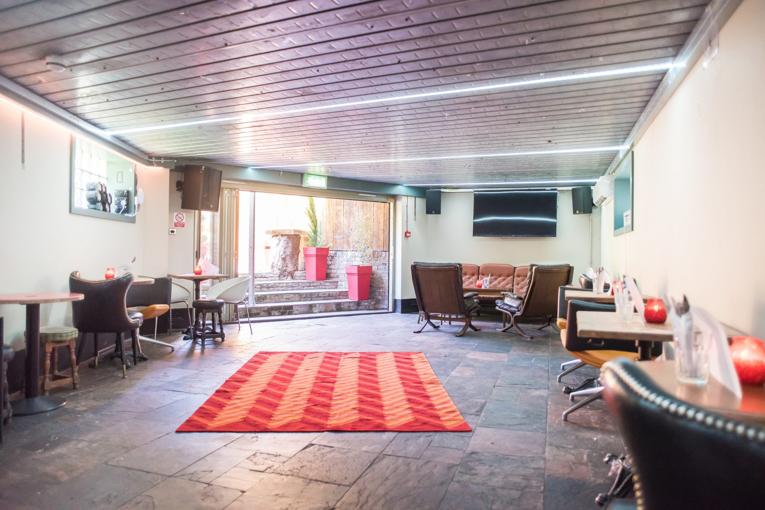 Summer Party Venues - Banner