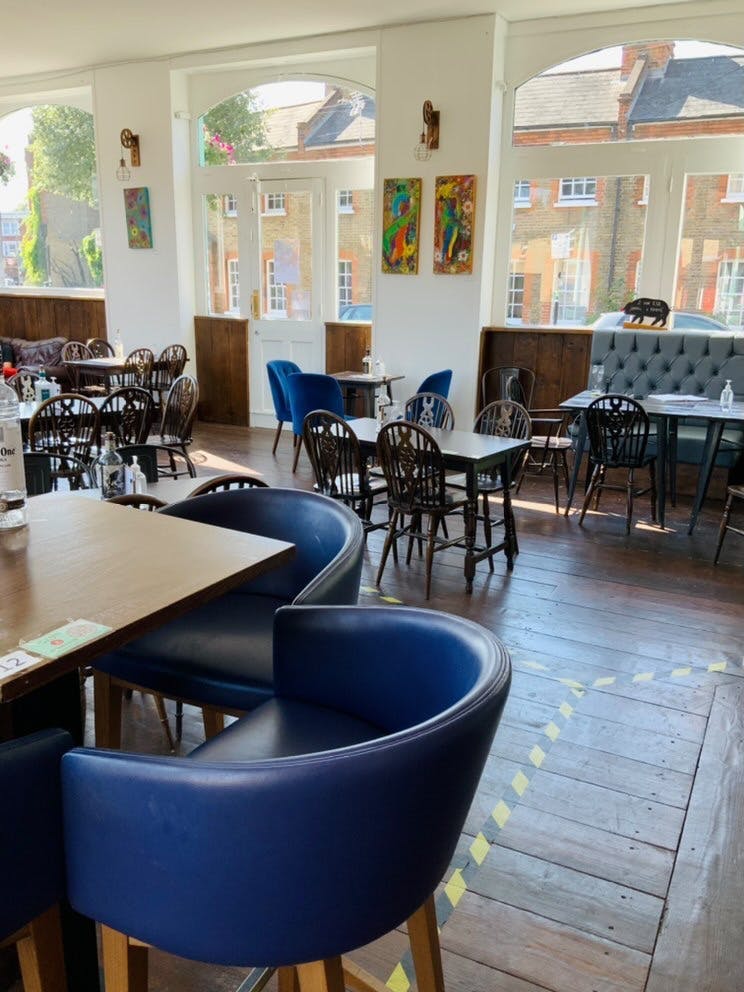 The Queens Arms - The pub image 1