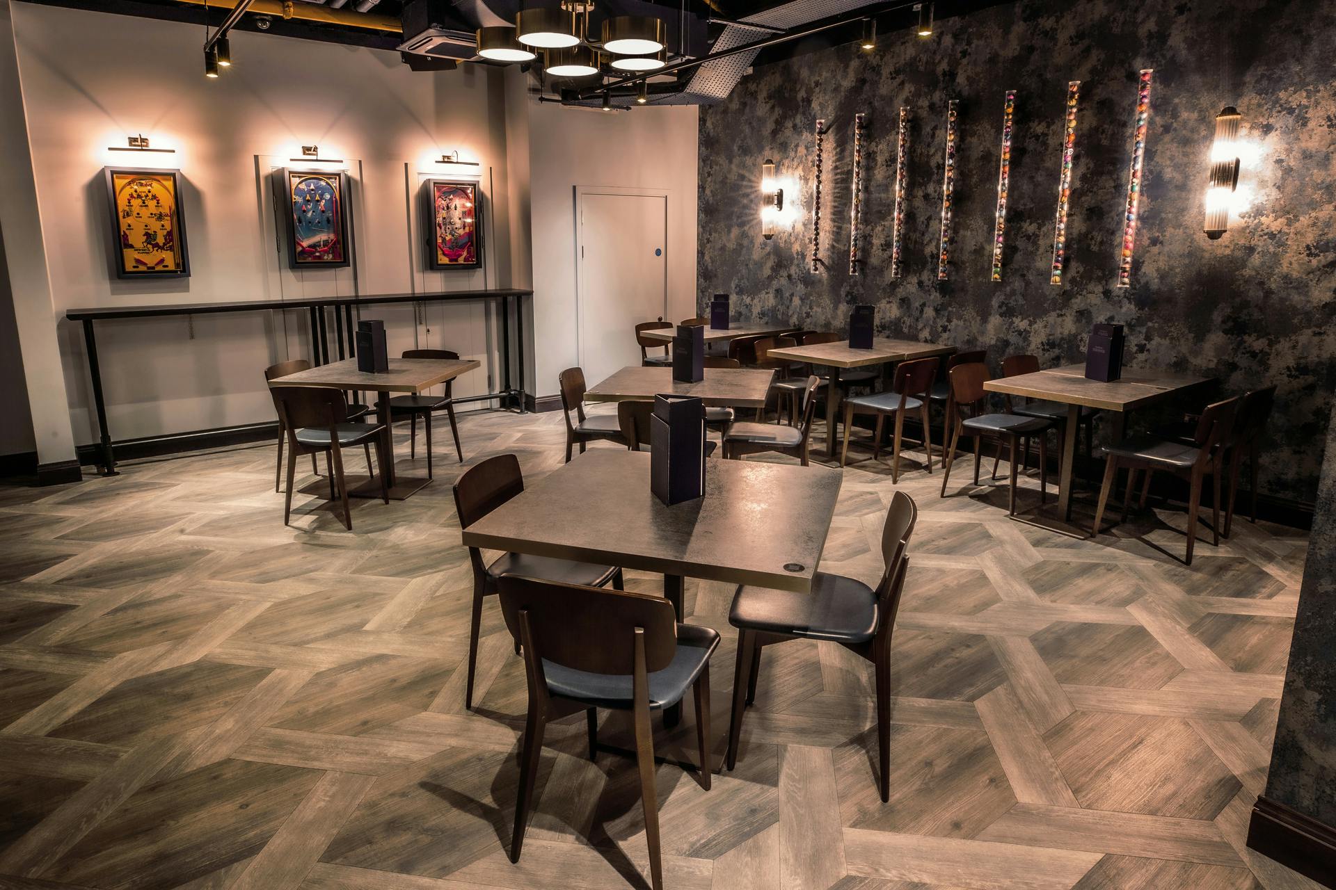 Topaz private room at Puttshack Watford, modern space for workshops and receptions.
