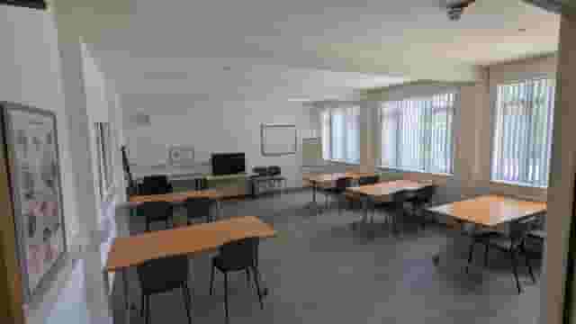 Gatwick meeting and training venue by EMSTAR