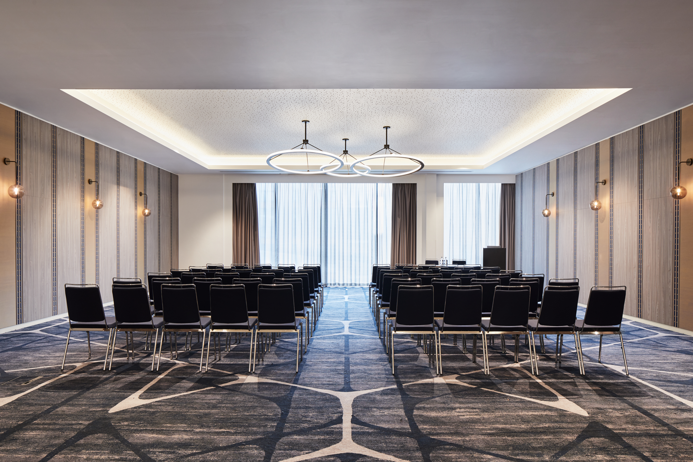 Rothwell Suite at Hyatt Regency Manchester, modern conference room with natural light. - Banner