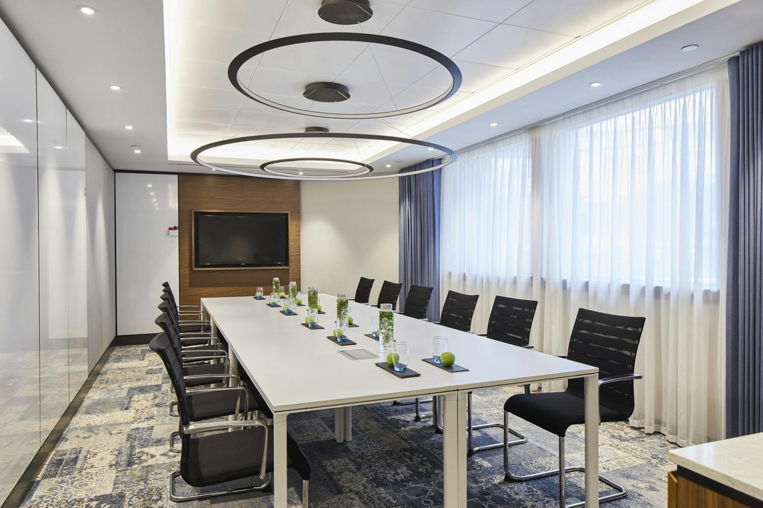 Modern conference room in Cardiff Marriott with ergonomic chairs for meetings.