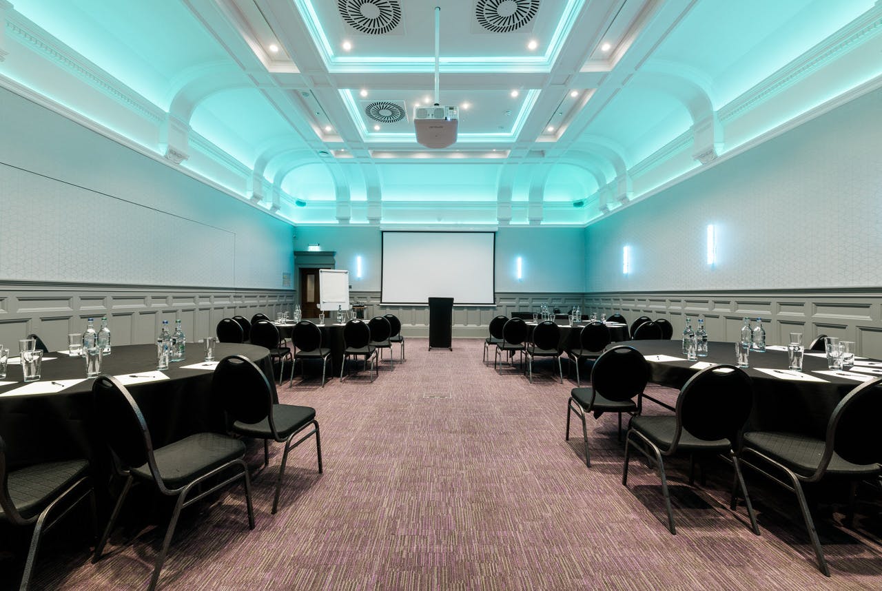 Modern meeting room at The Raeburn, ideal for conferences and workshops.