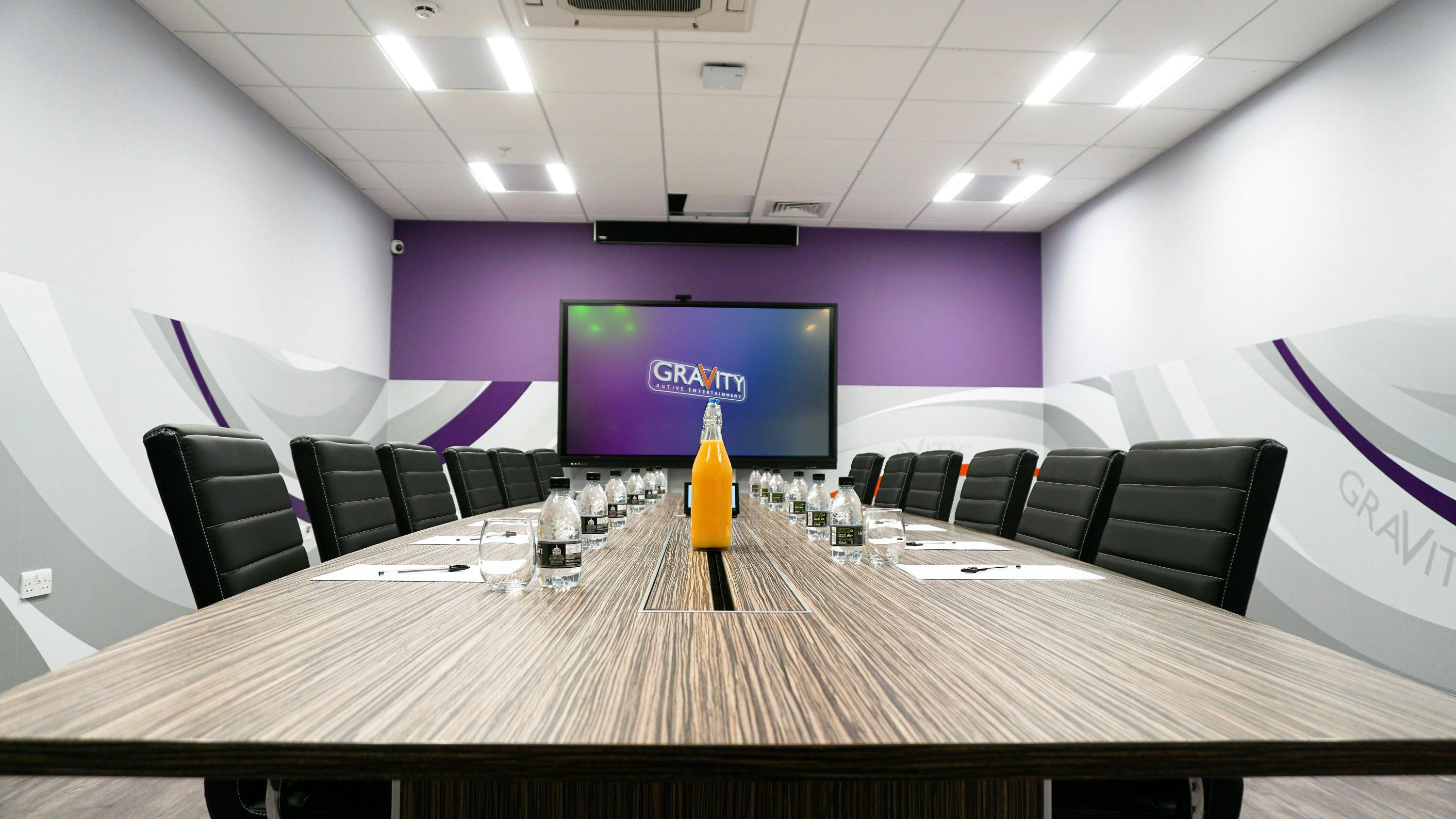 Modern conference room in Principia Suite, Gravity MAX Wandsworth, ideal for meetings.