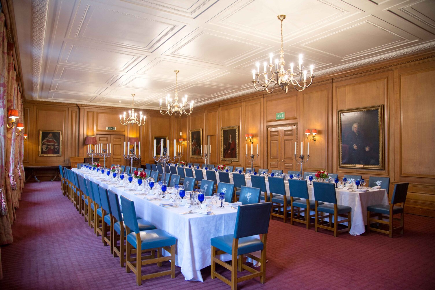 Elegant dining room in Parliament Chamber, ideal for formal events and corporate gatherings. - Banner