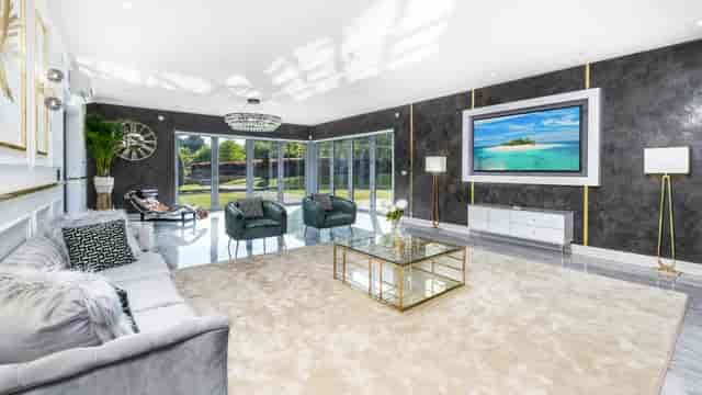 Foots Cray Mansion meeting space with natural light, ideal for events and presentations.