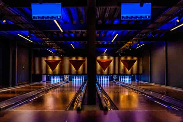 Modern bowling alley in Spare Room, PINS Social Club for corporate events and team-building.