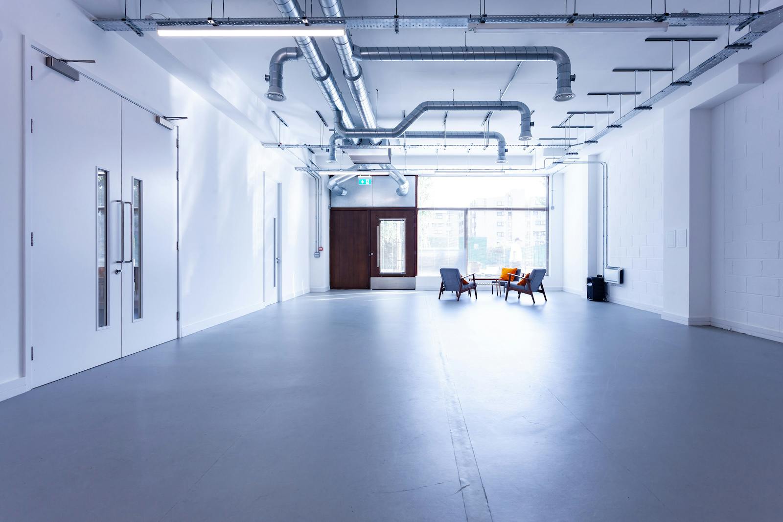 Hackney Showroom - Big Space image 1