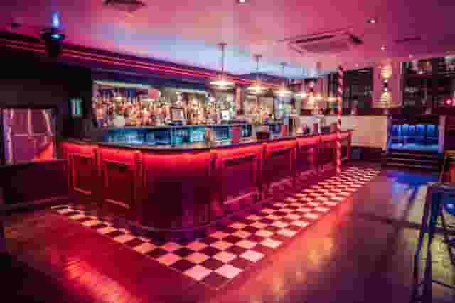 Simmons Bar | Bank