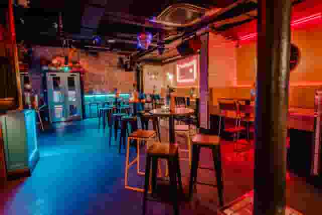 Simmons Bar | Bank