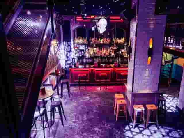 Simmons Bar | Bank