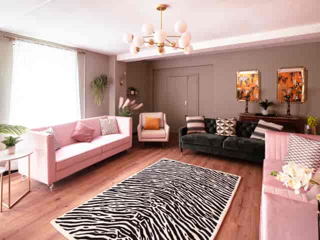 Modern Gatsby room at London Art House with modular seating for intimate events and VIP meetings.
