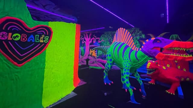 GLOBALLS - Mini golf +1 more