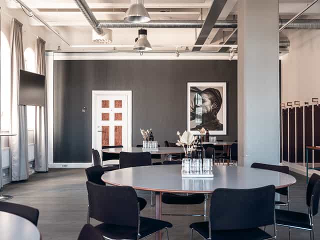 Nick in a modern, versatile meeting space at Fotografiska, perfect for workshops and conferences.