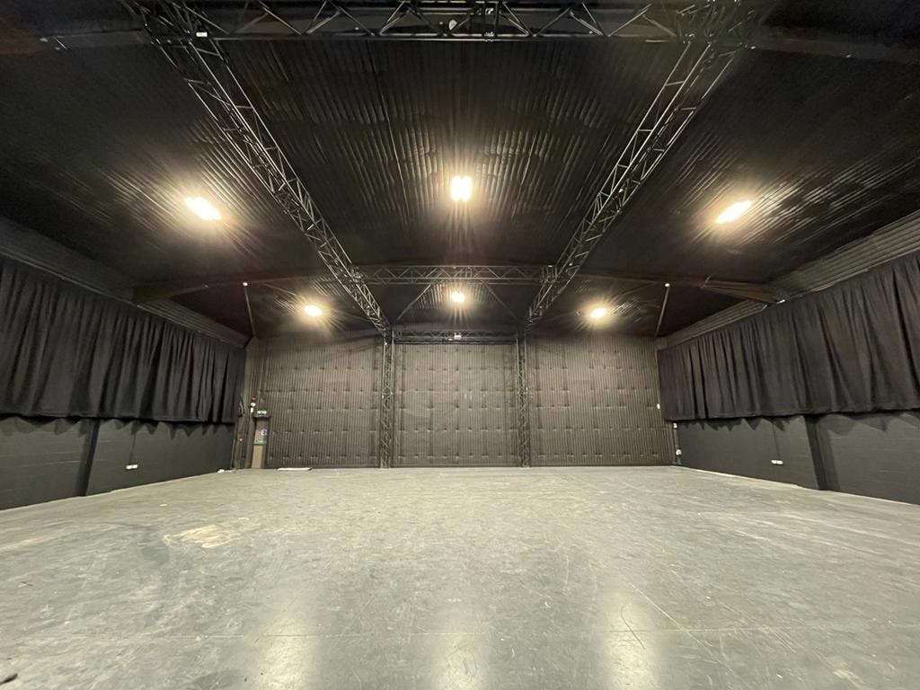 Silvertown Film Studios event space with high ceilings, ideal for presentations and workshops.