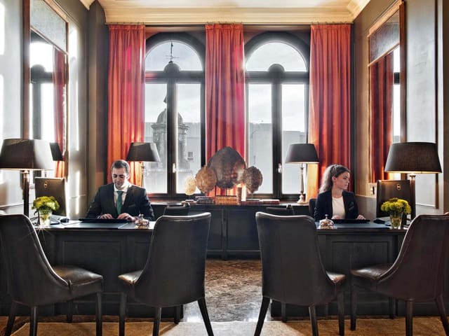 Elegant reception area at Salon Gran Vía, perfect for upscale events and meetings.