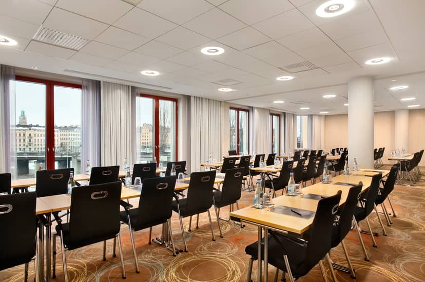 Double Panorama meeting room in Hilton Stockholm Slussen, ideal for workshops and conferences.
