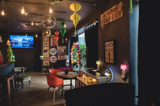 The Mockingbird Cinema and Sobremesa Bar