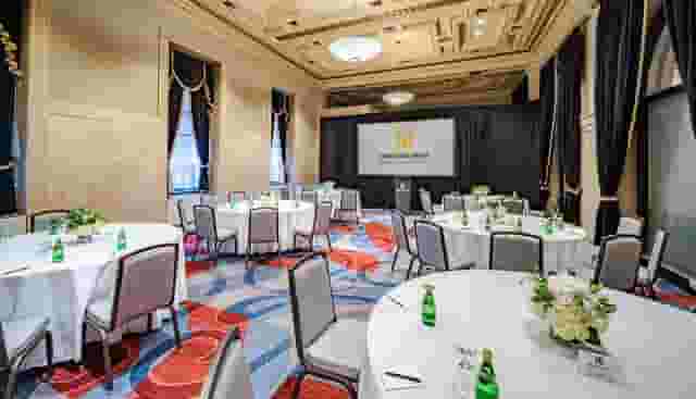 One King West Hotel & Residence