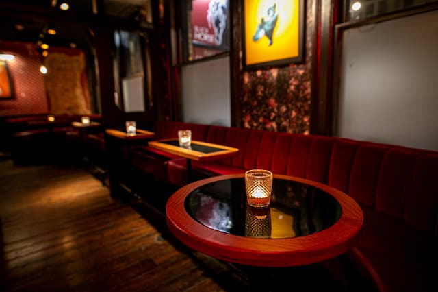 The Black Horse - London