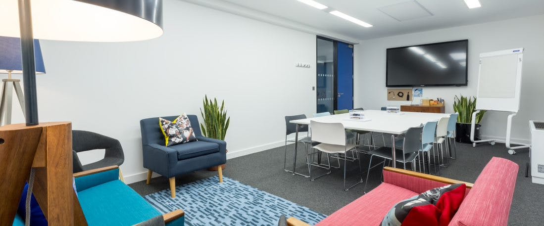 Modern meeting room in Wallacespace Covent Garden, ideal for brainstorming and collaboration.