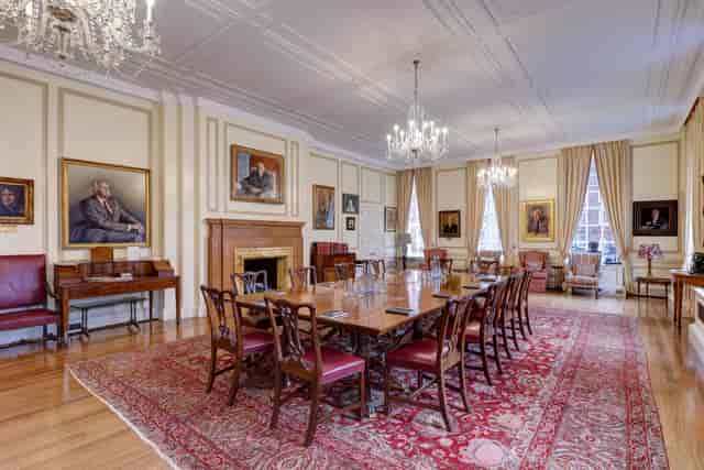 Inner Temple Drawing Room: traditional boardroom for executive meetings and private corporate events.