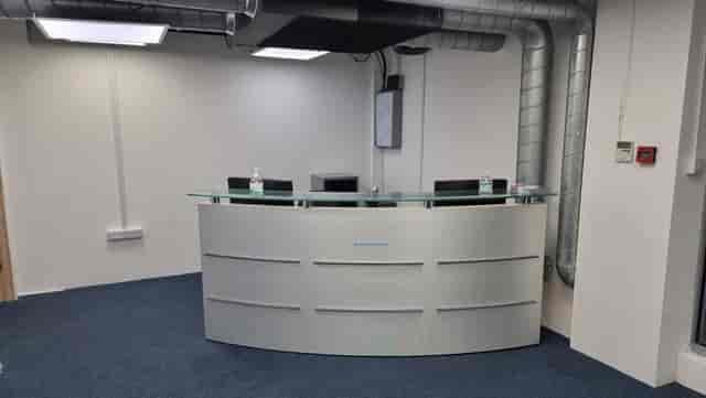 Modern reception area in D&S Support Center, ideal for meetings and networking events.