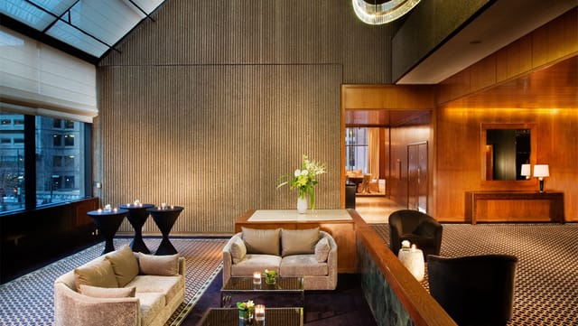 Sophisticated meeting space in Omni Mont-Royal, ideal for corporate events and gatherings.