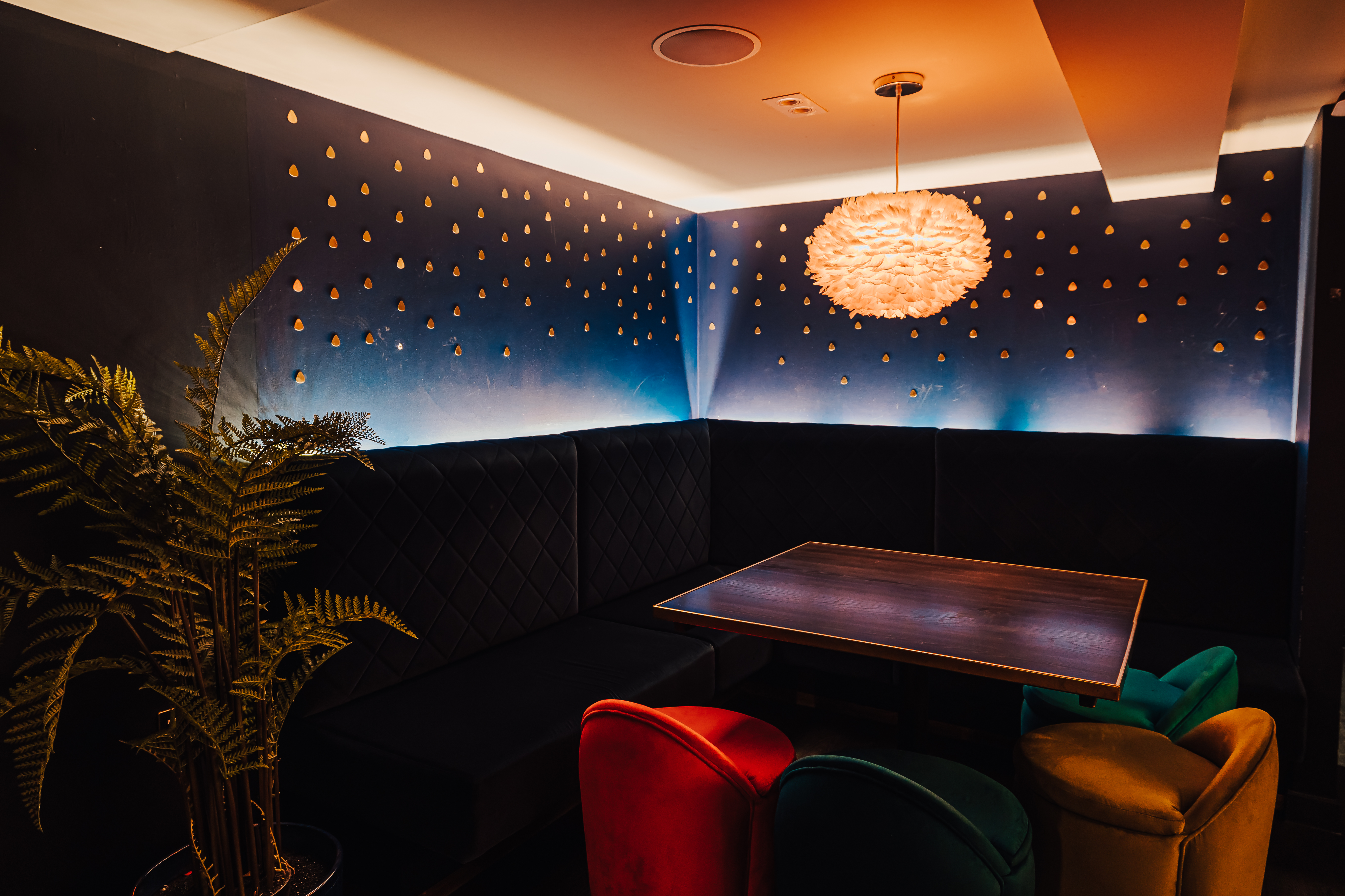 Cozy meeting space in Heroes Lounge, OVO Arena Wembley, ideal for creative gatherings. - Banner