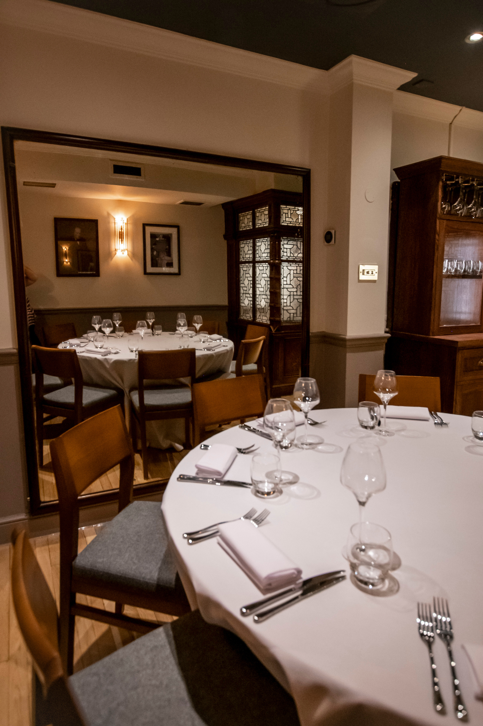Elegant dining table in Clementine Room, Maddox Tavern for exclusive events and corporate dinners. - Banner